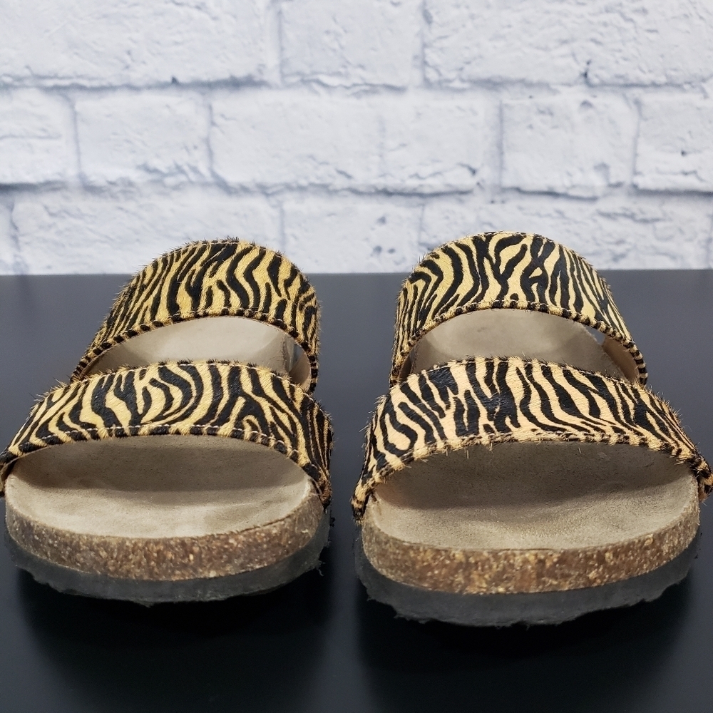 Express Calf Hair zebra sandals 7 - Picture 7 of 12